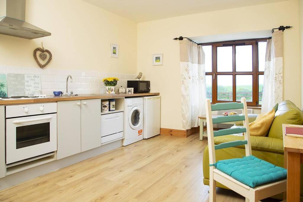 Apartment On The Wild Atlantic Way 特拉利 外观 照片