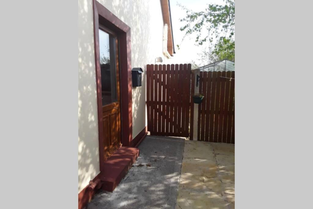 Apartment On The Wild Atlantic Way 特拉利 外观 照片